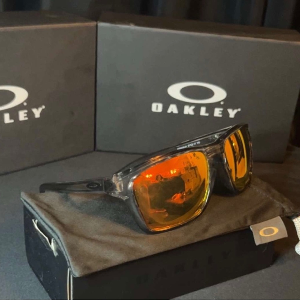 Oakley Syla’s